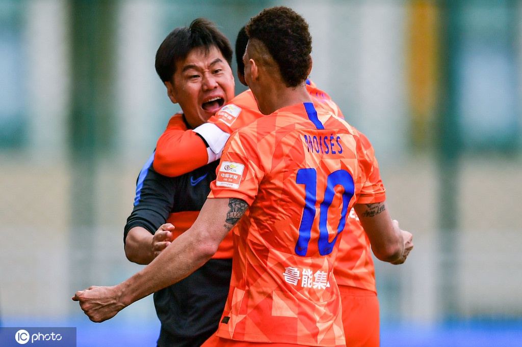 爱游戏官网-深圳男篮内部会议纪要流出：转会期更衣室发声，亚冠使命明确，资深球员宣示担当的简单介绍