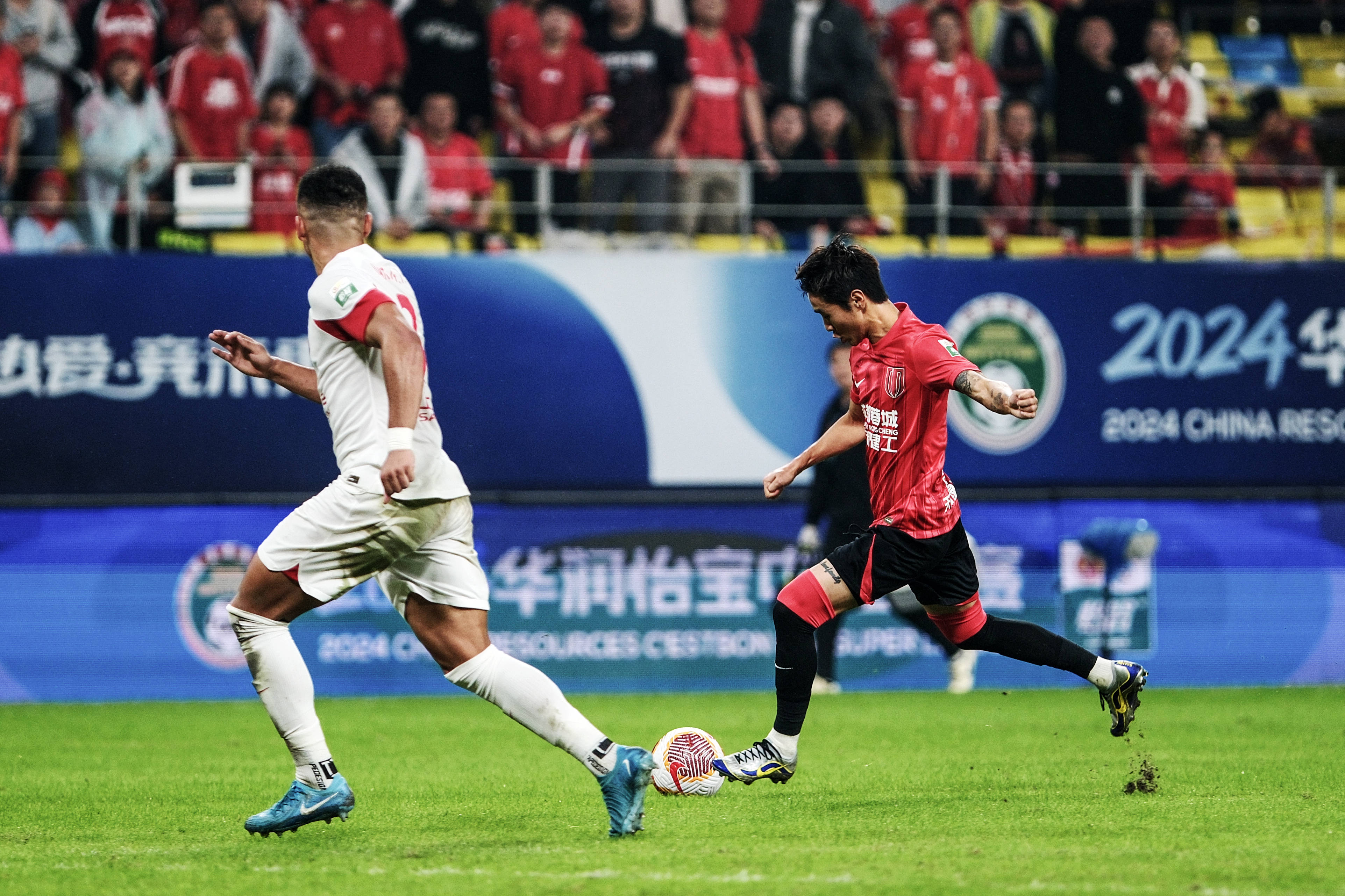 爱游戏平台-上海申花今夜再遭质疑，志在法国杯名次提升，引发热议，年轻球员得到机会的简单介绍