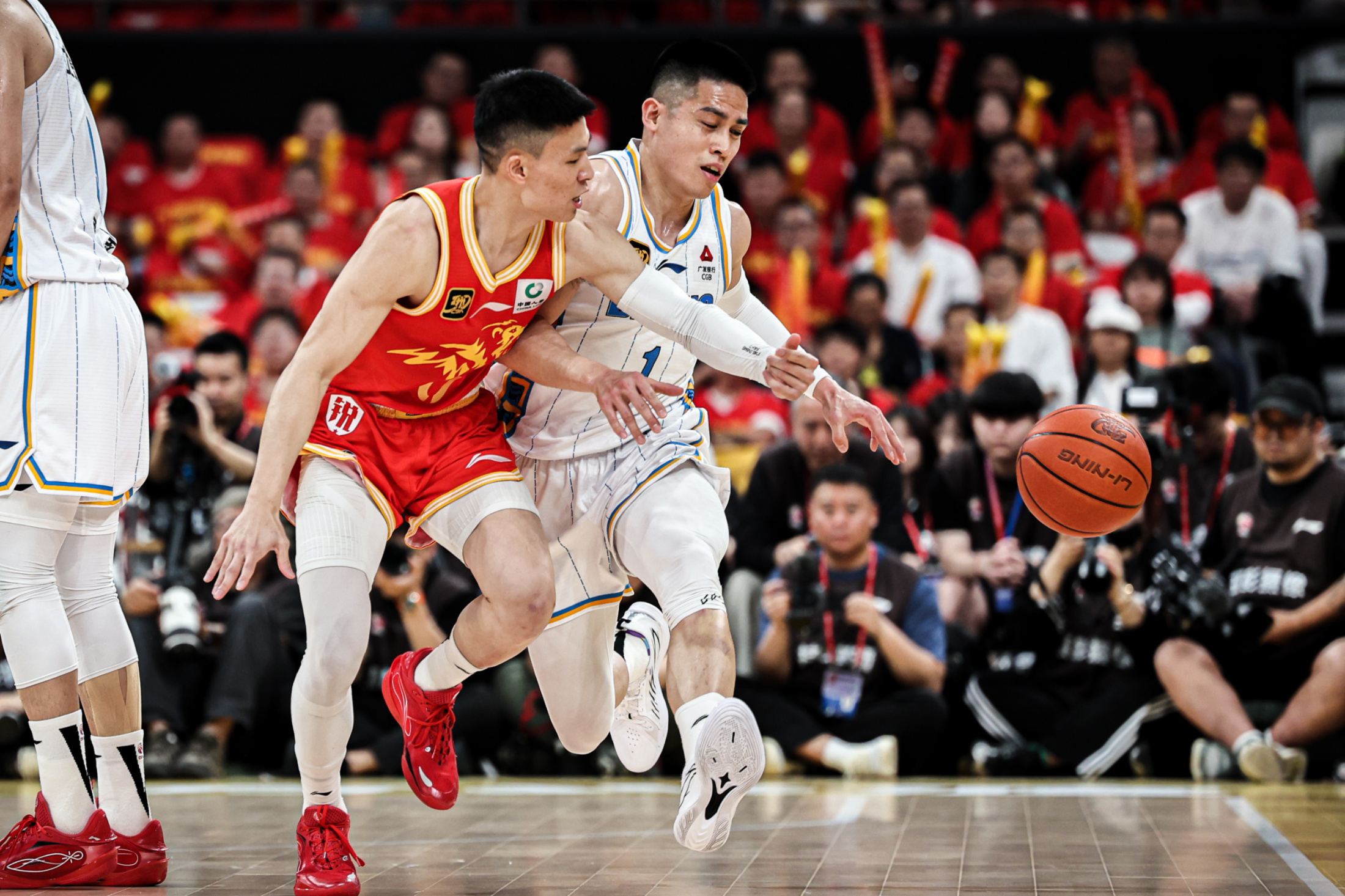 爱游戏官方-广厦男篮训练开放日，今晨豪取连胜引欢呼，CBA常规赛在即，数据趋势出现新变化的简单介绍