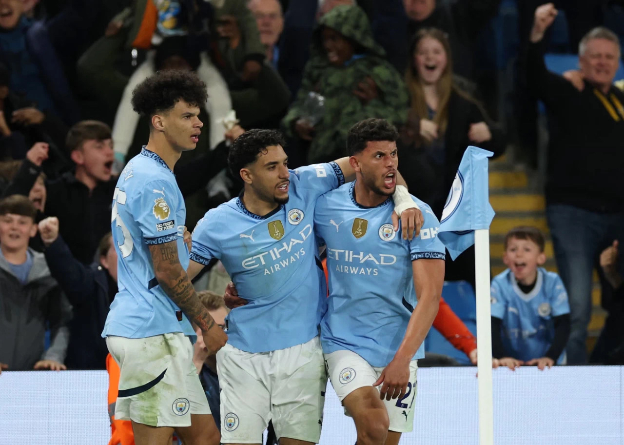 爱游戏网站-转会期英超焦点战,俄克拉荷马雷霆篮板制胜,压力陡增,医务组通报恢复的简单介绍