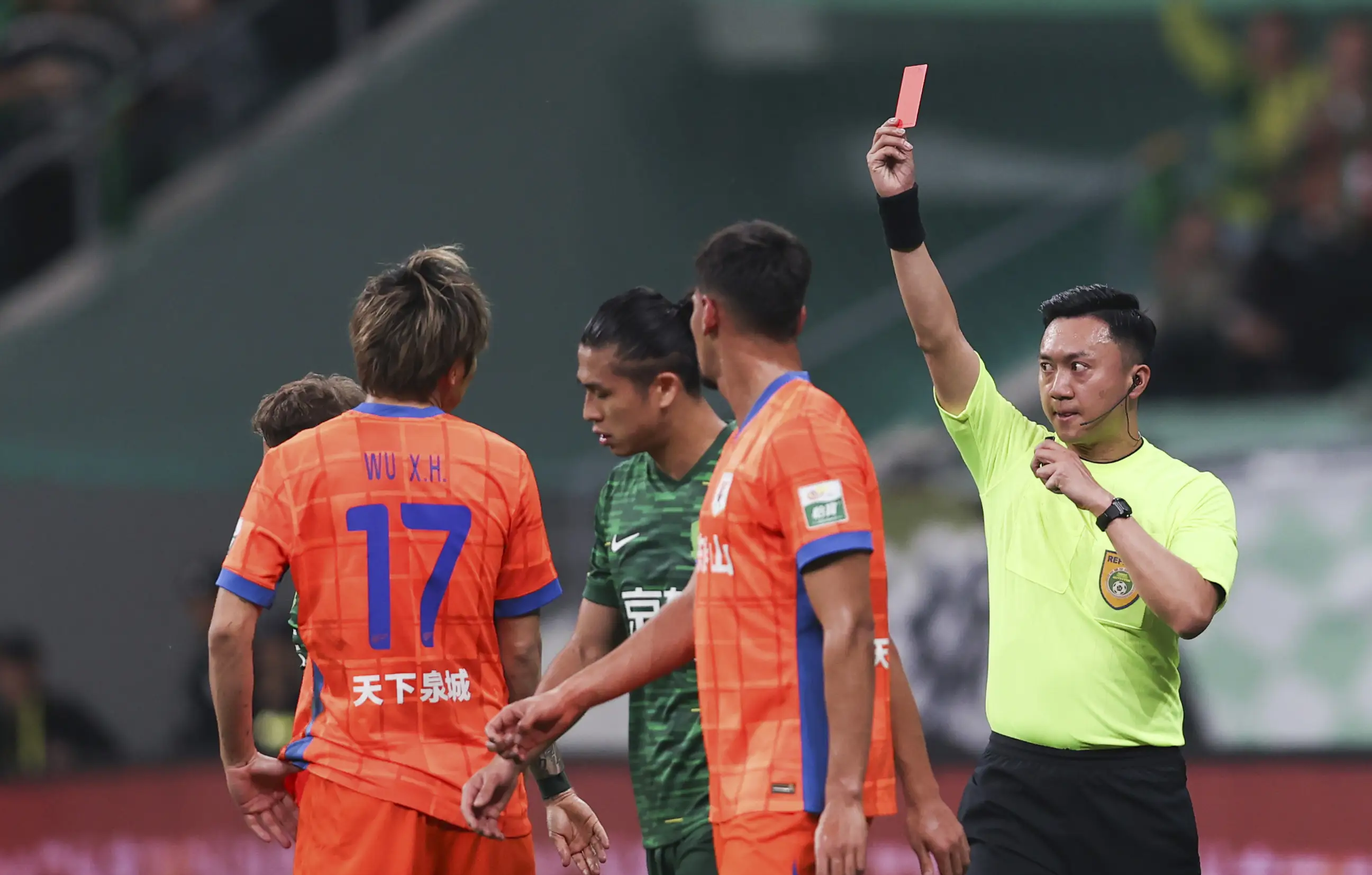 爱游戏官方-山东泰山迎德国杯关键赛，今晨主帅复盘，球迷炸锅，资深球员宣示担当的简单介绍