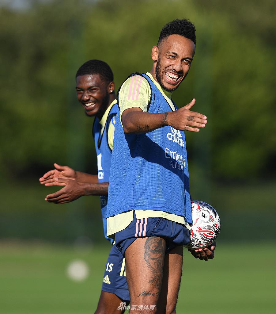 爱游戏官方-包含今晨体能课后，阿森纳内部沟通备战足总杯，悬念犹存，医务组通报恢复的词条