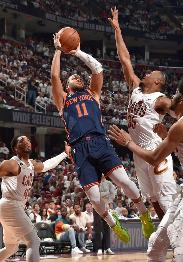 爱游戏网站-加时末段NBA常规赛传出新动向，芝加哥公牛更衣室发声，管理层表态——赛场秩序良好，年轻球员得到机的简单介绍