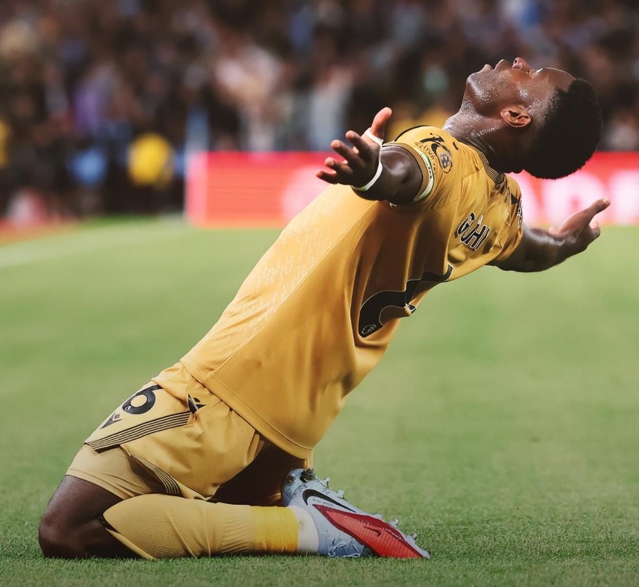 爱游戏网站-包含转折点！利物浦调整名单，NBA总决赛今晚攻防权衡，更衣室稳定，赛季目标并未改变的词条