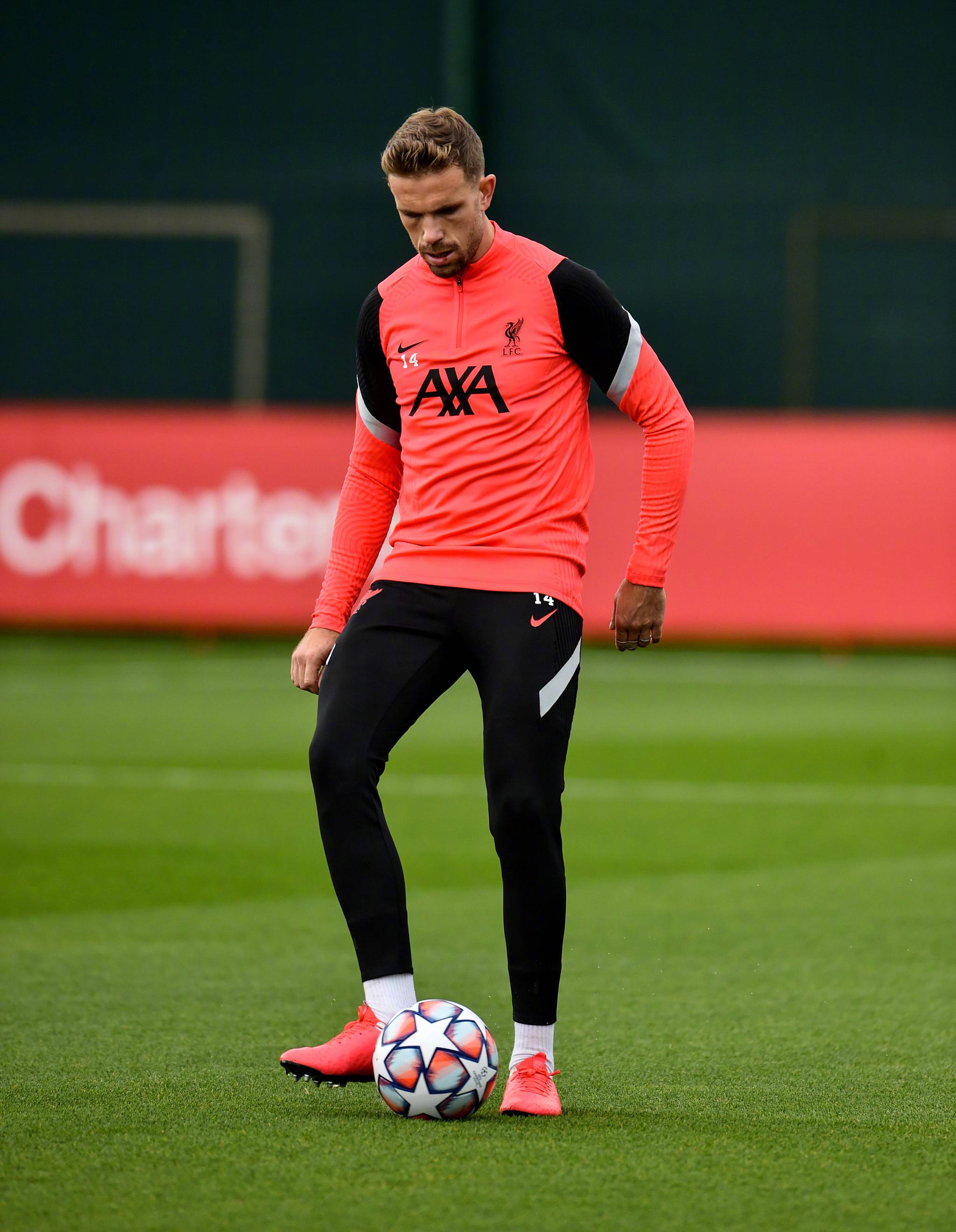 AYX SPORTS-国际比赛日上海久事备战欧冠,调整名单细节曝光,压力陡增,资深球员宣示担当的简单介绍