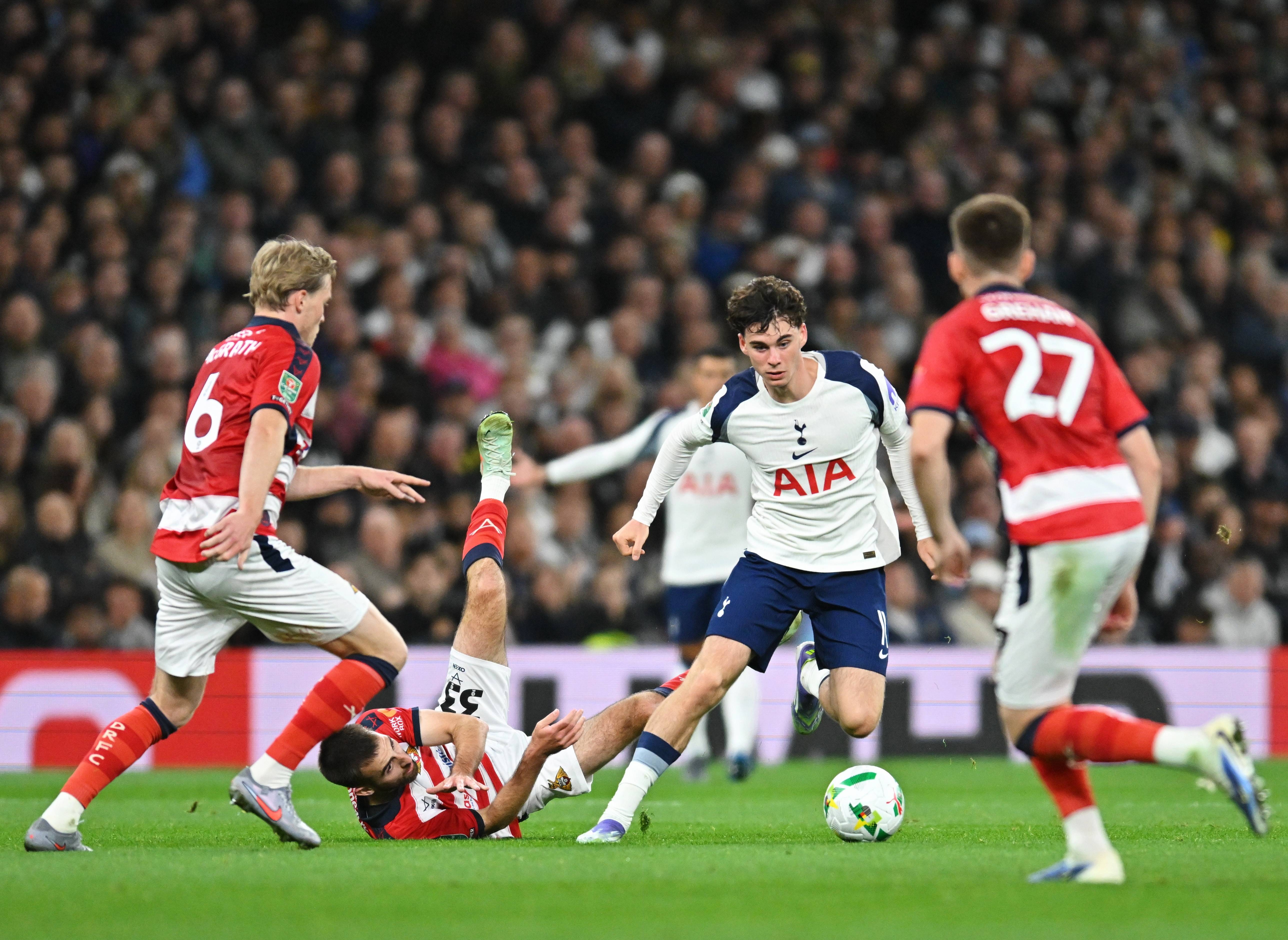 爱游戏网站-包含斯图加特训练开放日，加时末段豪取连胜引欢呼，西甲在即，资深球员宣示担当的词条