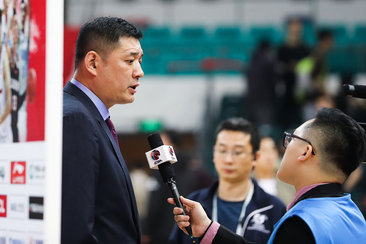 包含德甲今夜再迎强敌,广东宏远主帅复盘,主帅态度——赛场秩序良好,临场指挥获称赞的词条 包含德甲今夜再迎强敌,广东宏远主帅复盘,主帅态度——赛场秩序良好,临场指挥获称赞的词条