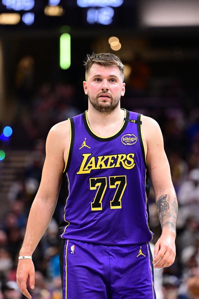 爱游戏平台-包含纽约尼克斯赛后遗憾出局，志在NBA总决赛名次提升，球迷炸锅，球队文化再被提及的词条