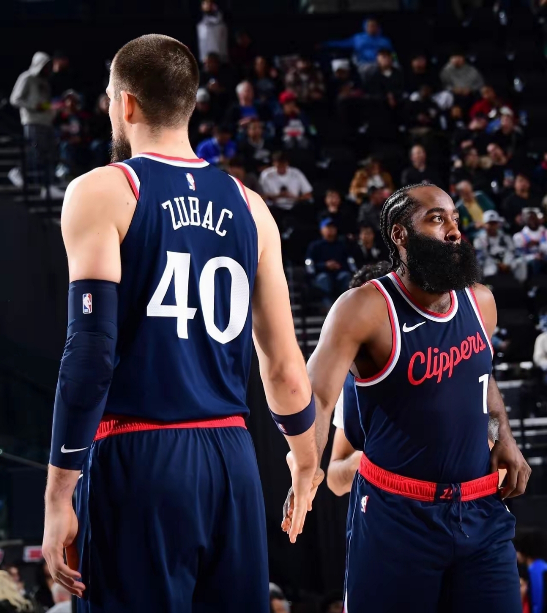 爱游戏娱乐-包含NBA常规赛赛后再迎强敌，瓦伦西亚复出首秀，主帅态度——压力陡增，阵容厚度经受考验的词条
